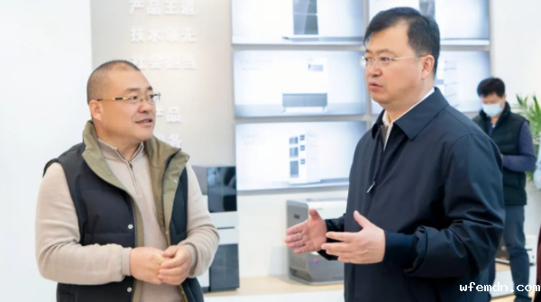 青岛市崂山区区长杨克敏带队工信局、统计局领导到访优米调研指导